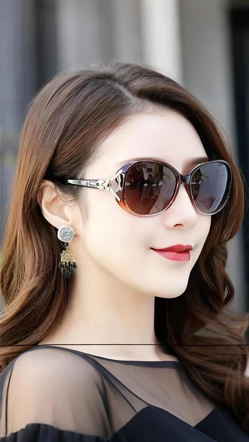 太阳镜：夏日时尚与防护的完美结合