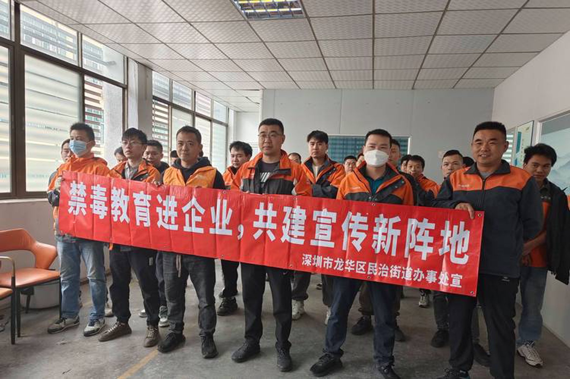 如何轻松远离蓝光危害？防蓝光眼镜使用技巧全揭秘